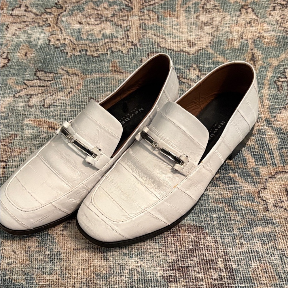 Newbark Women’s White Loafers Sz. 8.5 Great Condition